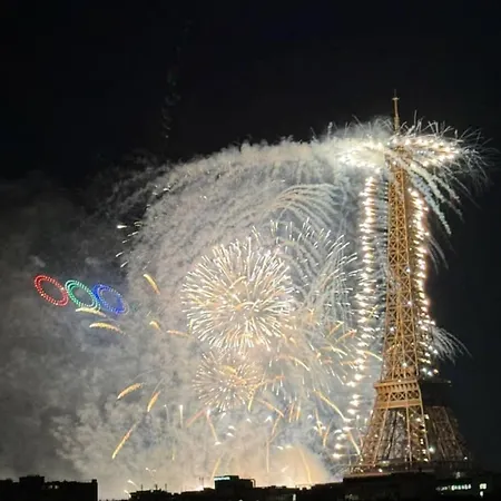 Eiffel Tower View Refurbished * 巴黎